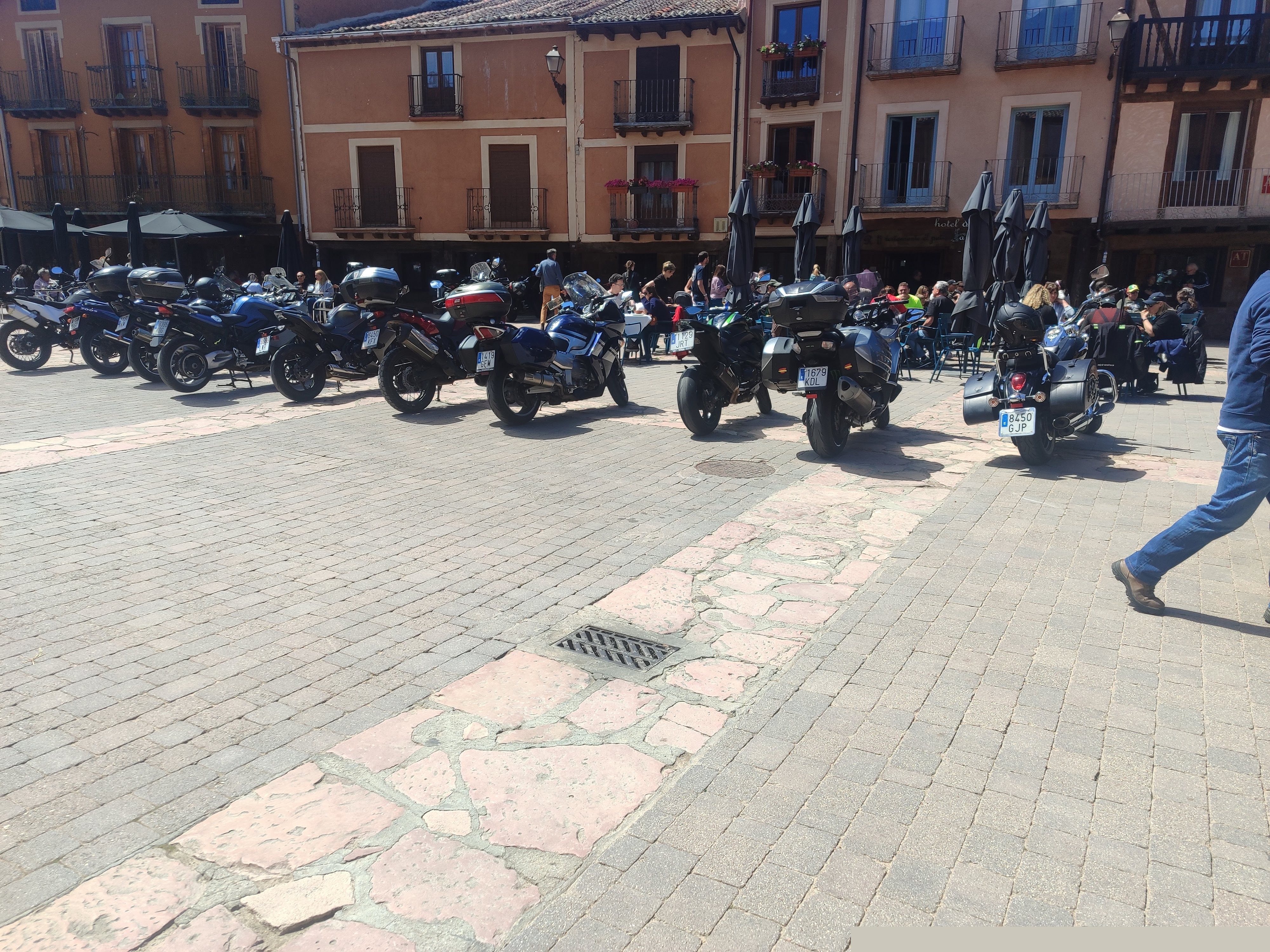 Concentración de motos en plaza mayor